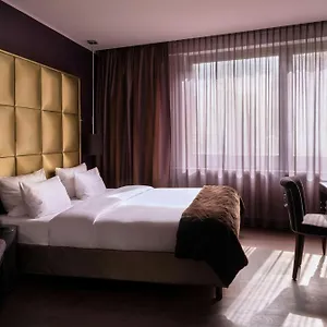 Roomers Frankfurt Central, Autograph Collection Hotel