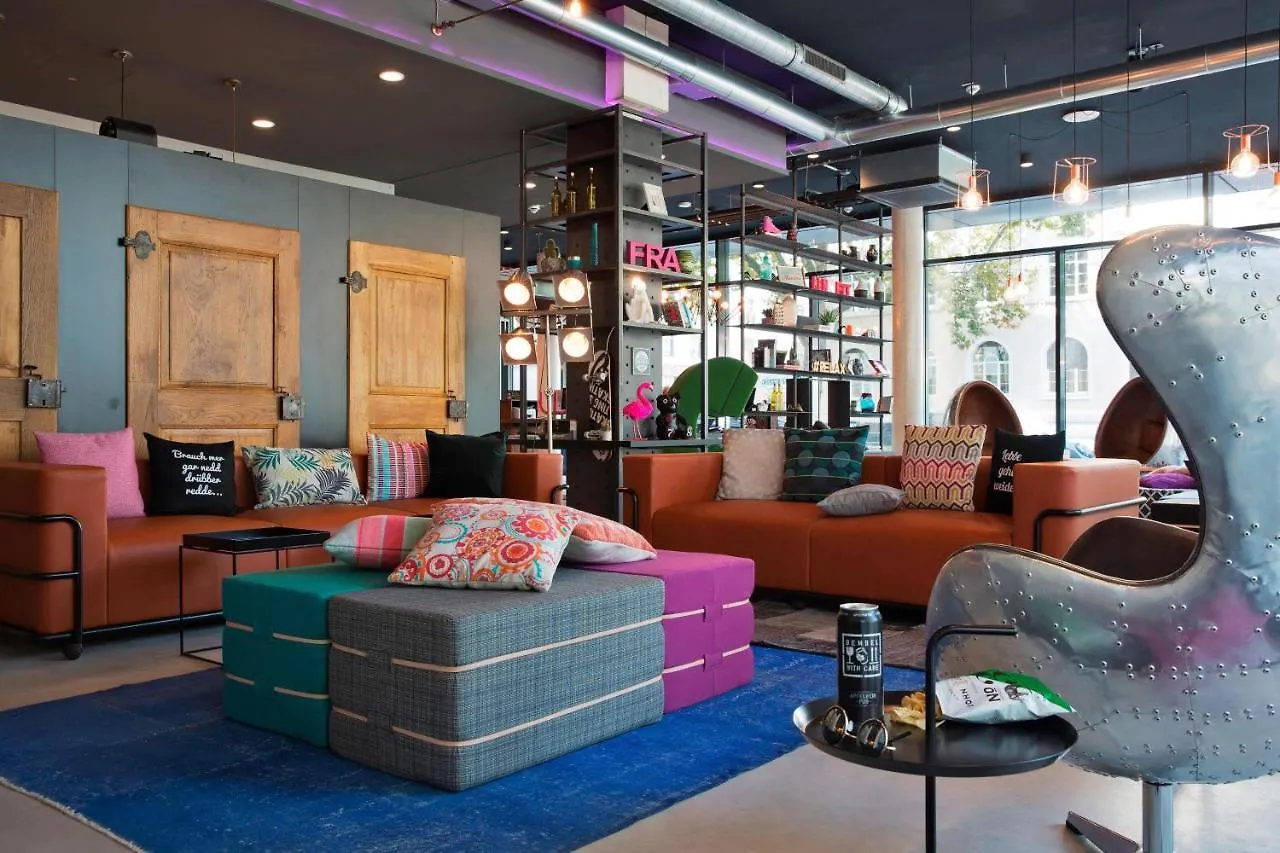 Отель Moxy Frankfurt East Франкфурт-на-Майне