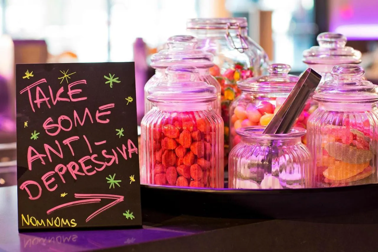 Отель Moxy Frankfurt East Франкфурт-на-Майне