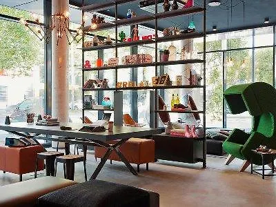 Отель Moxy Frankfurt East Франкфурт-на-Майне