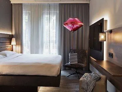 Отель Moxy Frankfurt East Франкфурт-на-Майне