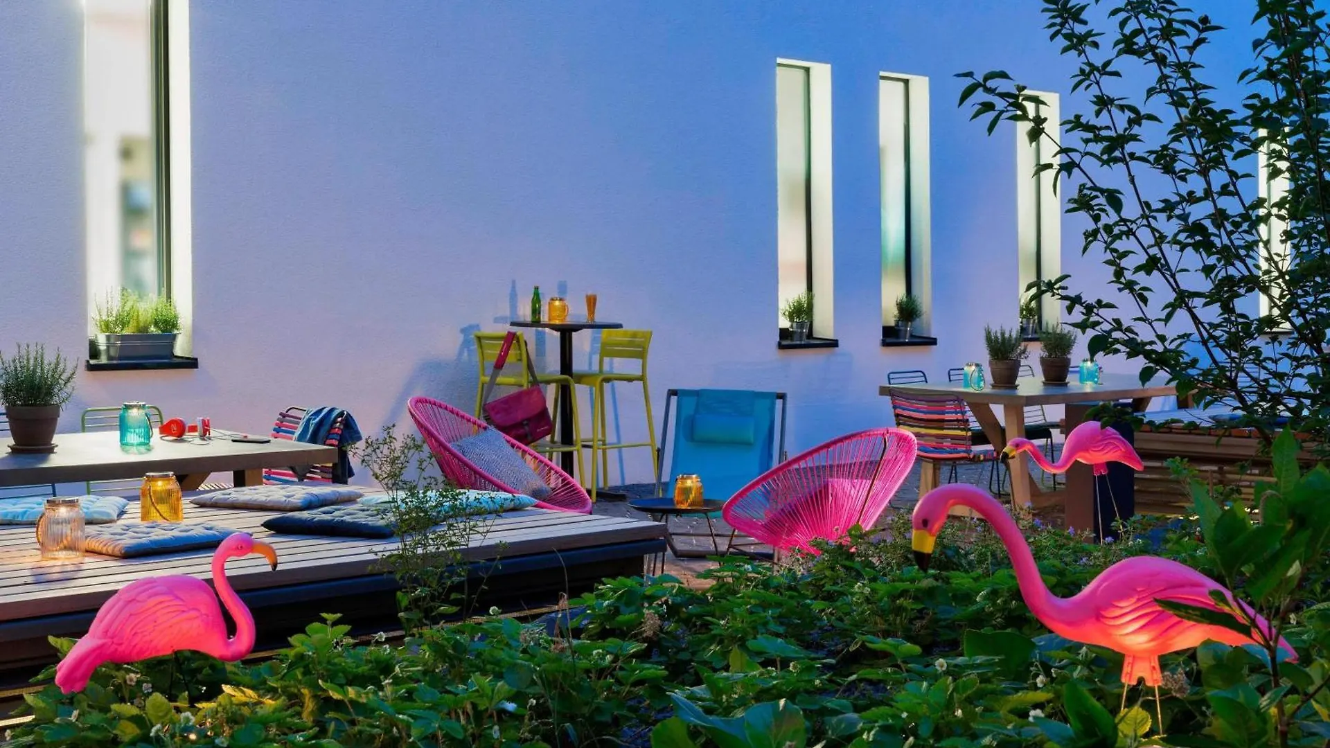 Отель Moxy Frankfurt East Франкфурт-на-Майне